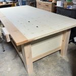 Assembly table